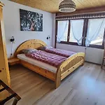 Auberge La Tzoumaz לה צומאז